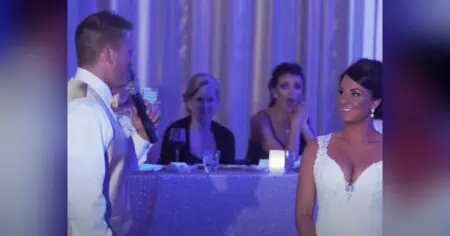 Bräutigam überrascht Braut auf Hochzeit mit einem Welpen - Ihre Reaktion ist einfach zum Totlachen